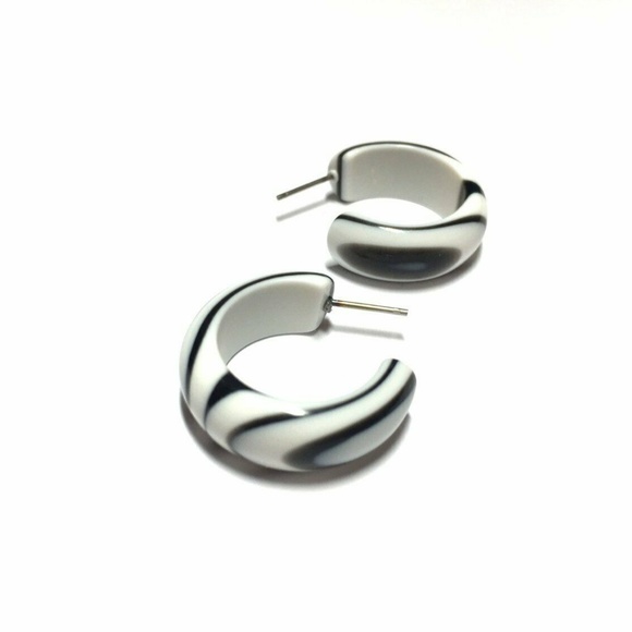 Black & White Marbled Small Simple Hoops Earrings - Picture 2 of 5